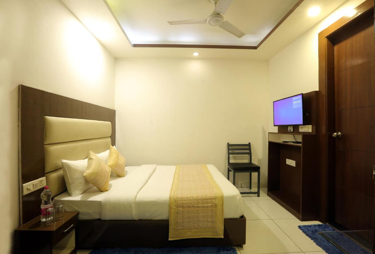 Hotel Qualia Suites At Delhi Airport Nueva Delhi Exterior foto