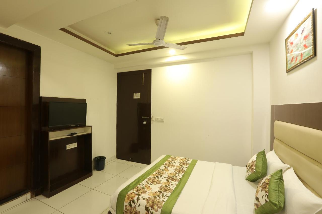 Hotel Qualia Suites At Delhi Airport Nueva Delhi Exterior foto