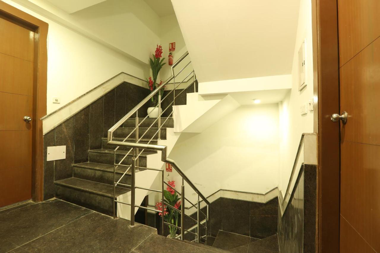 Hotel Qualia Suites At Delhi Airport Nueva Delhi Exterior foto